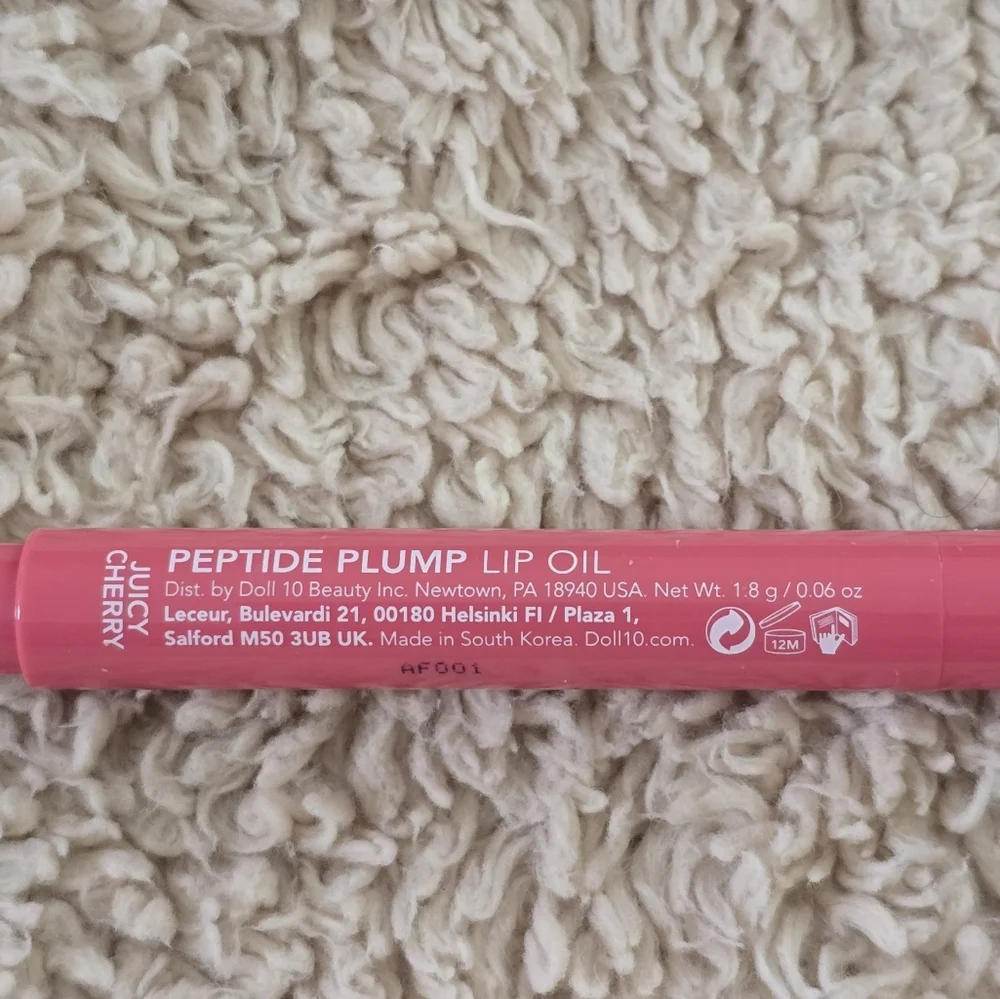 Doll 10 Peptide Plump Lip Oil In Juicy Cherry. NWOT